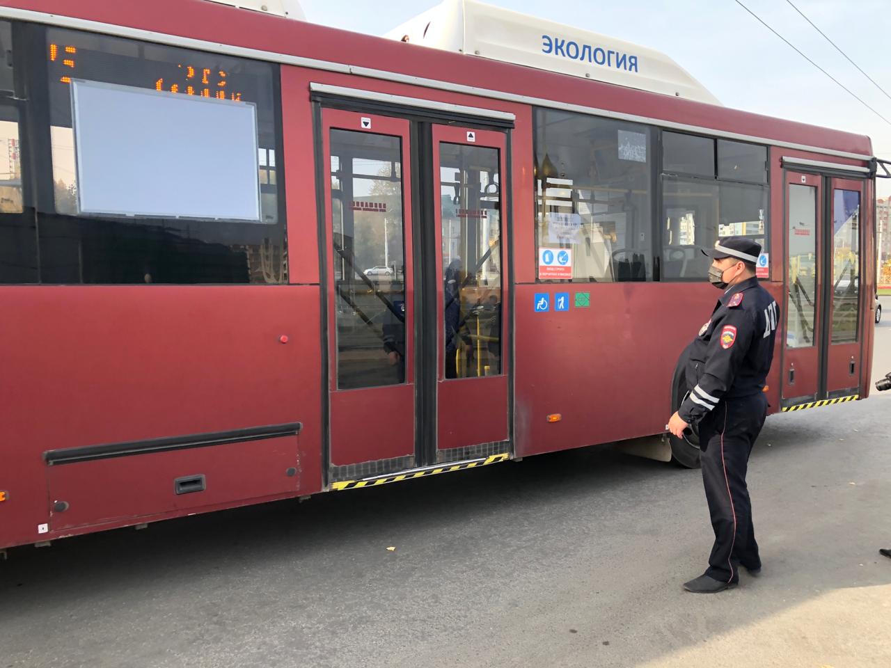 Автоинспекторы в Альметьевске проверили, носят ли пассажиры общественного транспорта маски